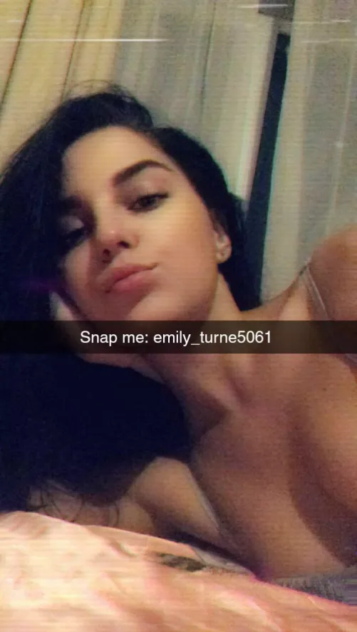 21 [F4M]i’m literally sending to whatever upvotes, hmu sc: emily_turne5061