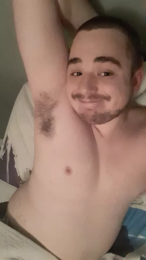 22 us looking to create a snapchat group chat hmu 21 plus (pic for attention)