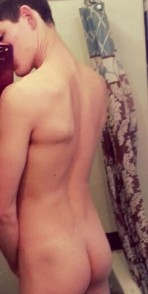 [24] spank me first? kinky tops hmu 😊