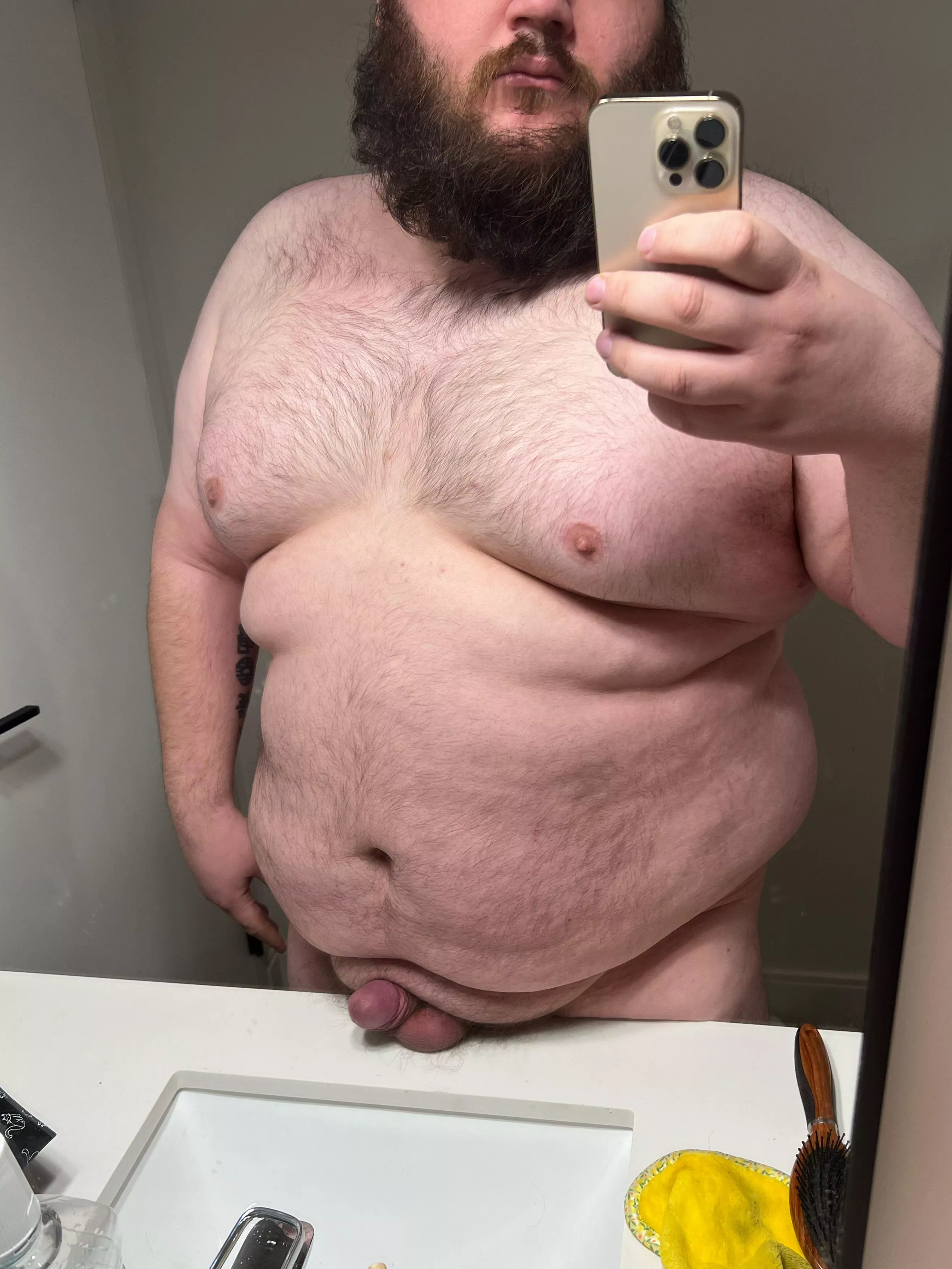 26 Male small and lonely