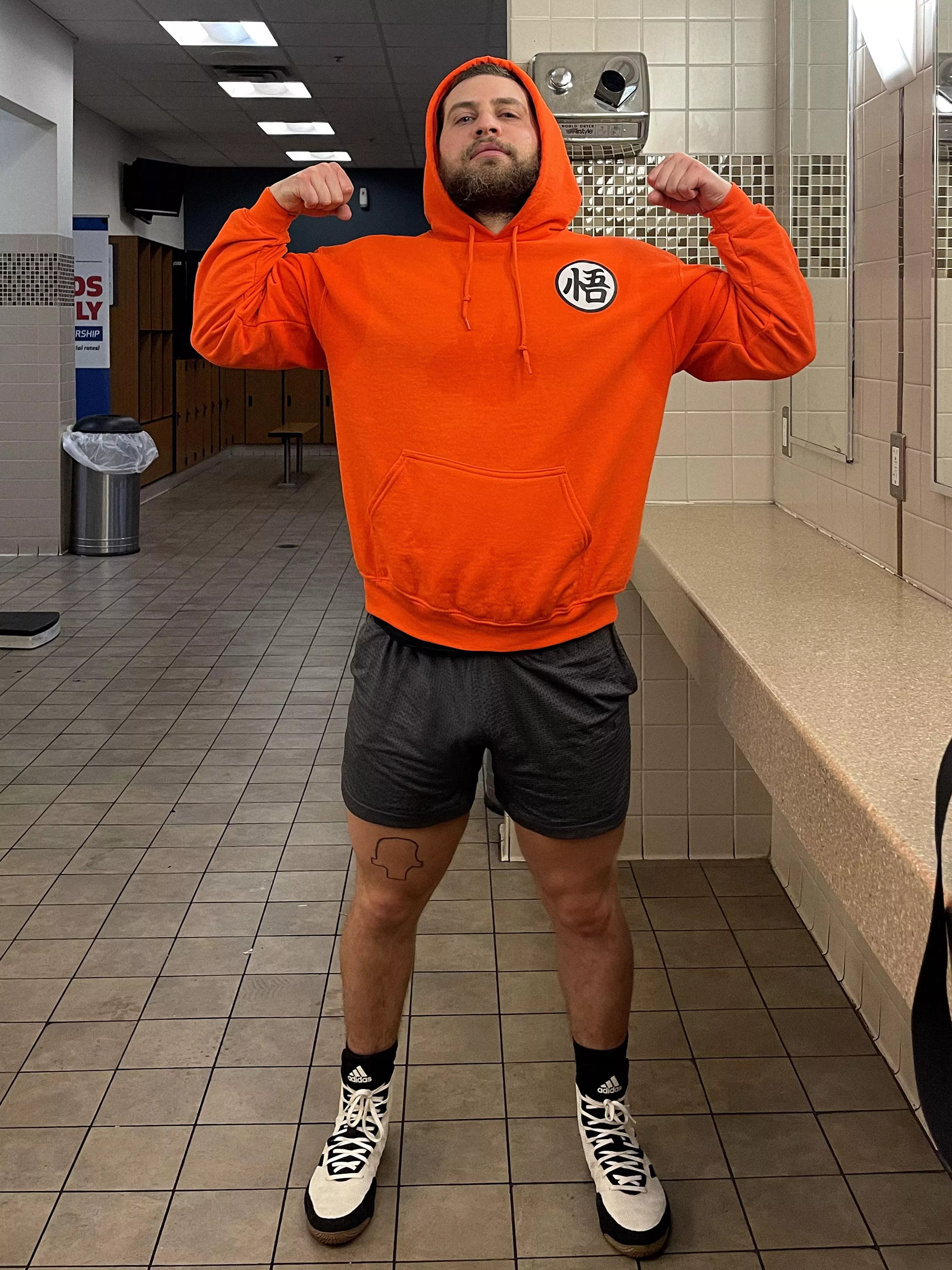 (30) I liked this photo my brother took of me 😜