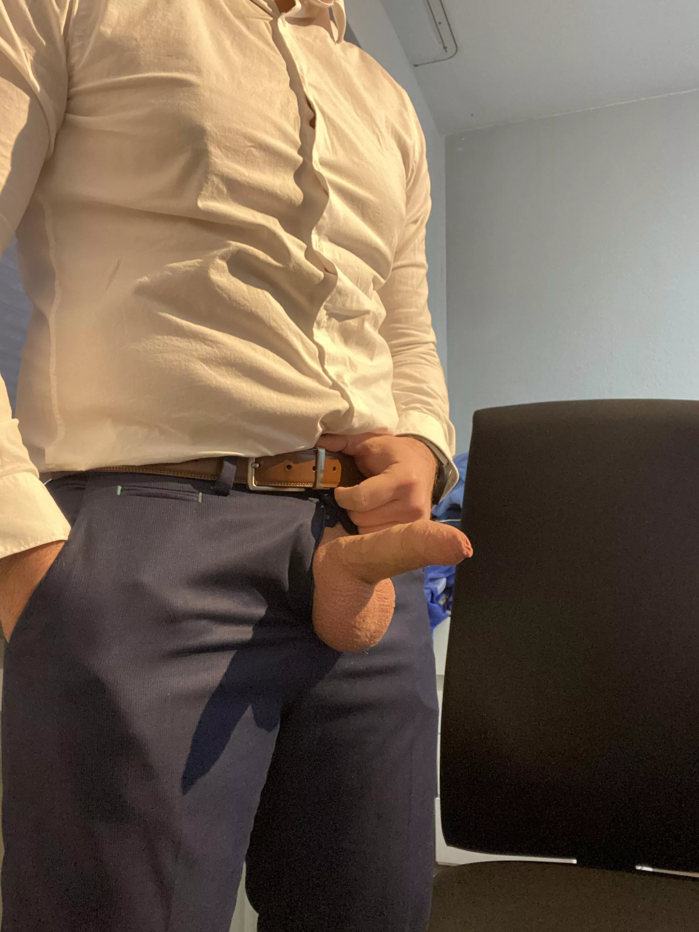 [37] Looking for a new secretary - any applications?