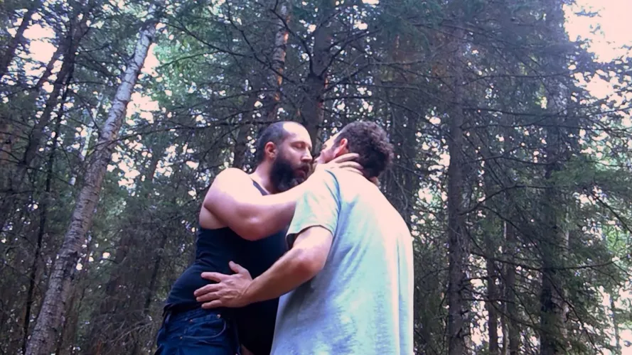 A kiss in the woods