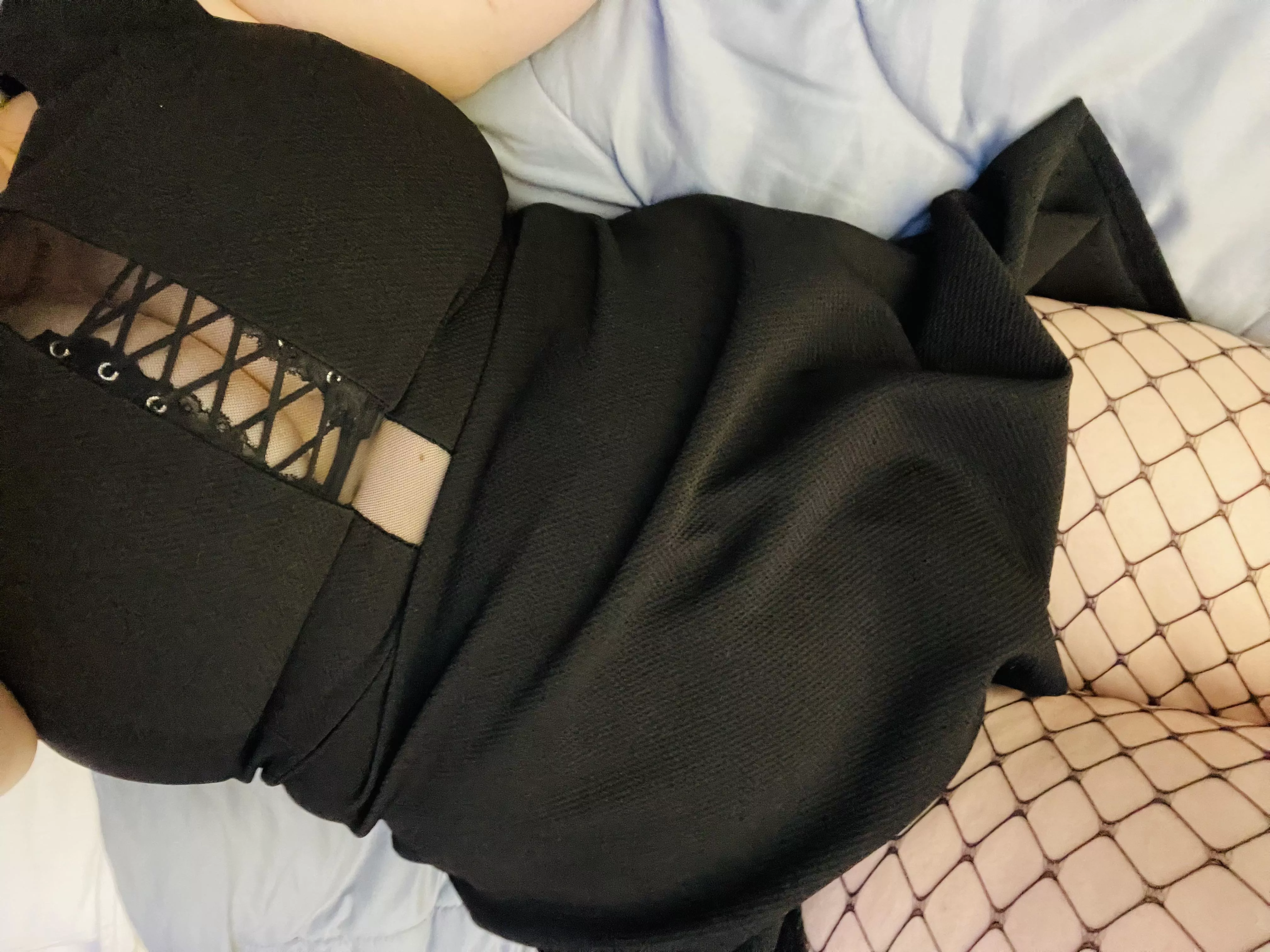 A little chubby but loving fishnets on all my curves 🖤