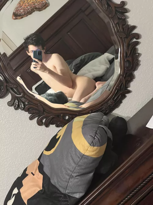 Anyone down for some nakey cuddles? 🥰