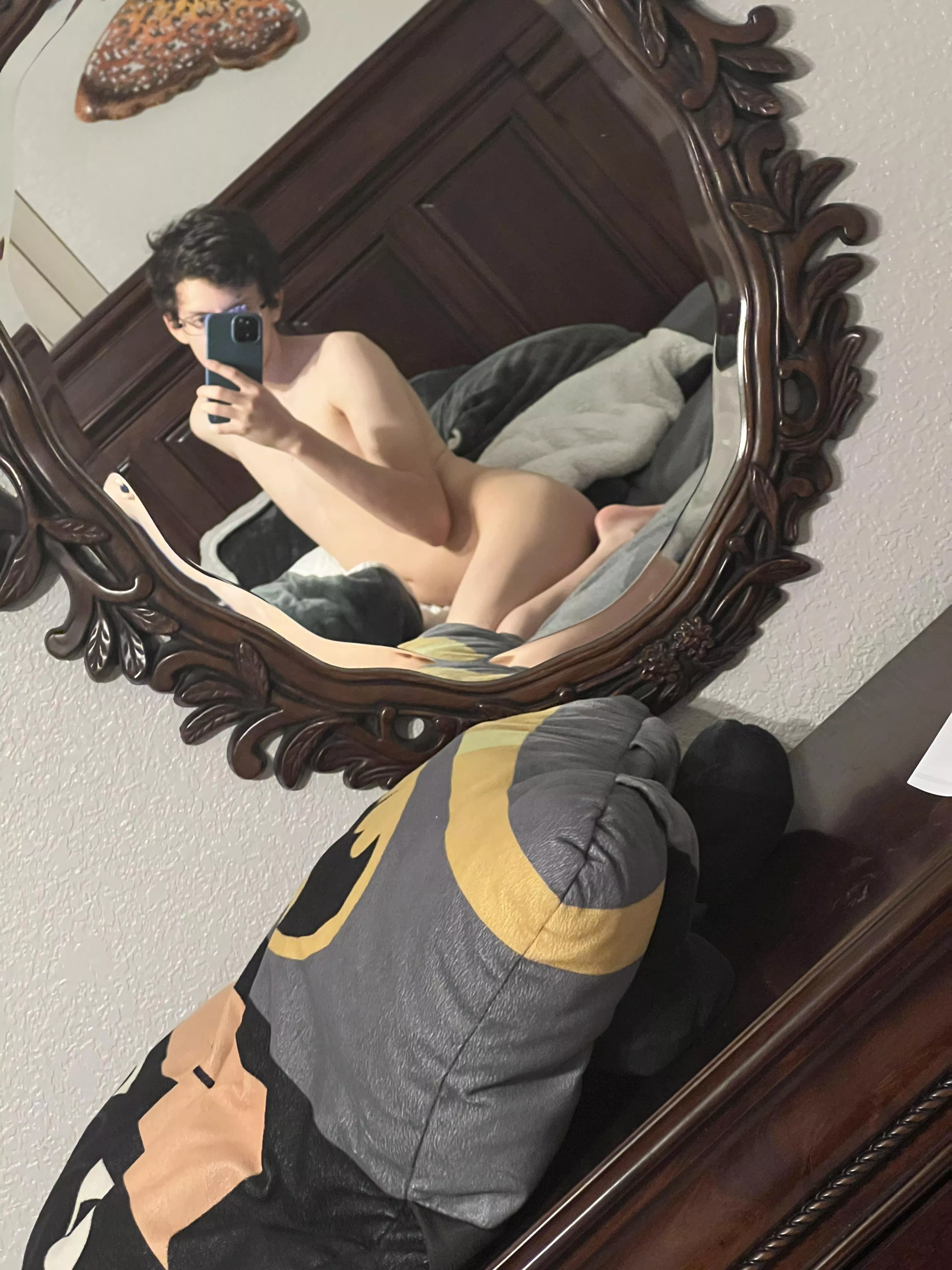 Anyone down for some nakey cuddles? 🥰