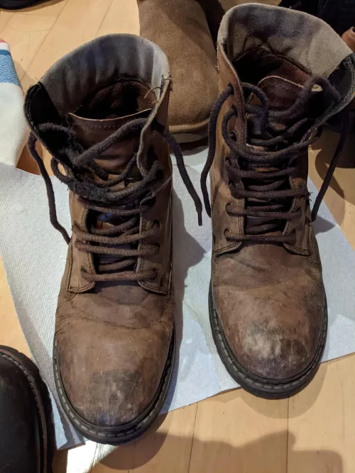 Anyone have ID or can describe similar / describe this style?