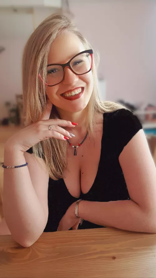 Because of my big boobs every blouse sooner or later falls down.