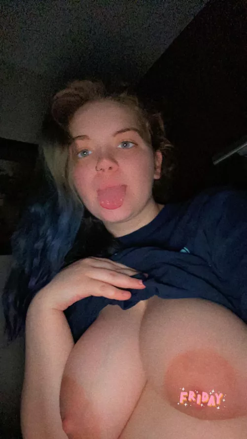 big titty stoner milf 🤩