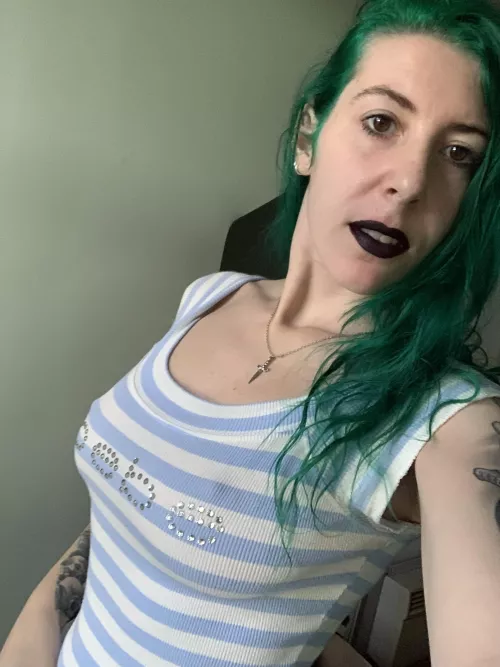 Braless trib (comments only not DMs)