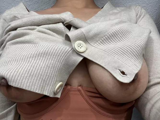 Brown latinas were made to be bred by white men