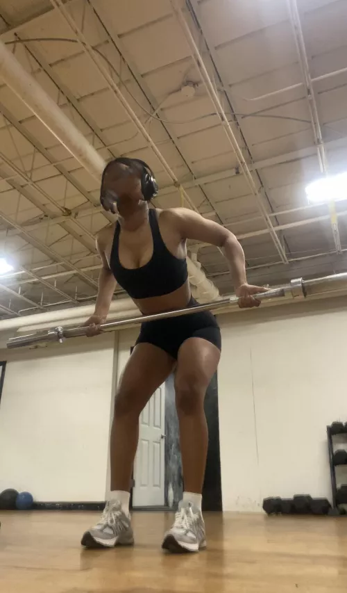 Can I be your gym crush? [F]