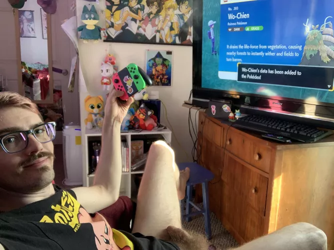 Caught my second legendary! 2 more left to complete my dex 😸