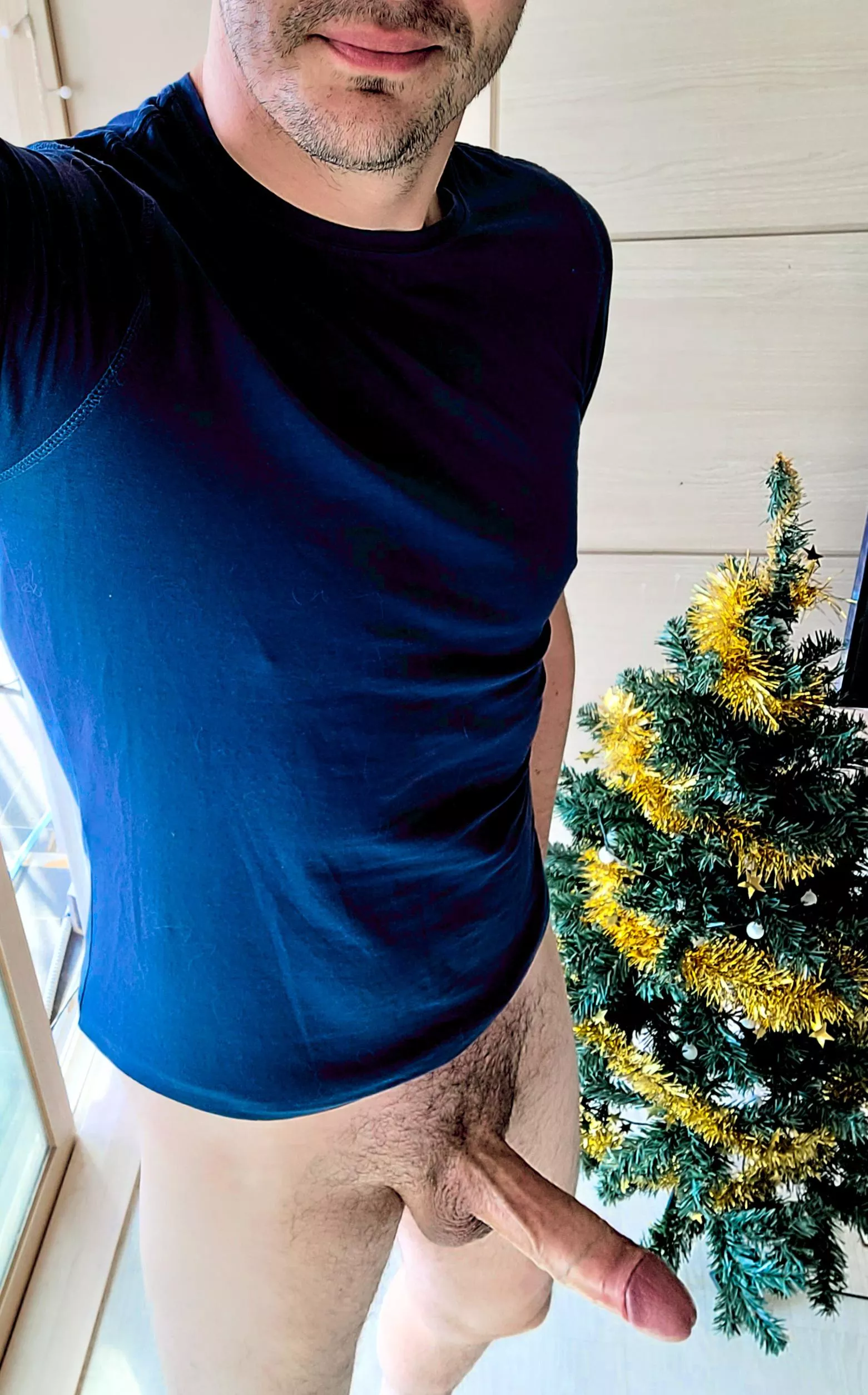 🎶Cockin' around the Christmas Tree 🎶 [40]