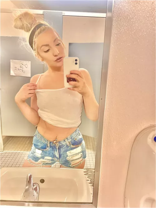 cum play with me 😈