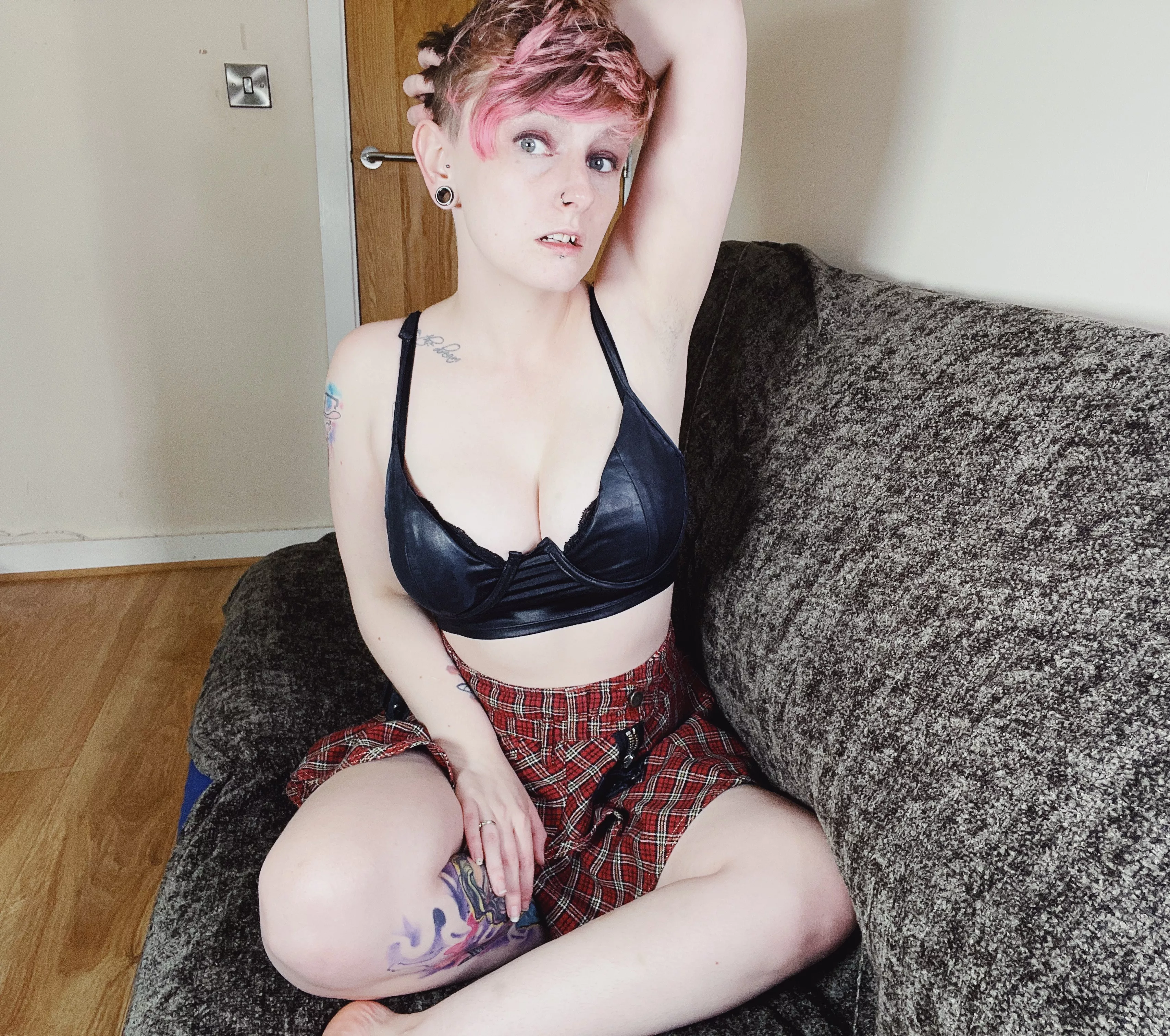 do you like the roots & bright hair combo?