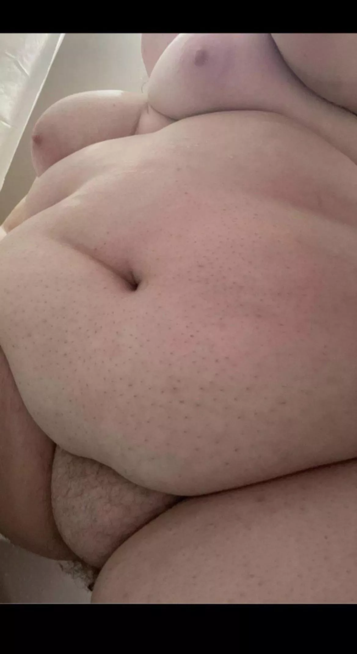 Dying to slide onto your hard cock with this body💋