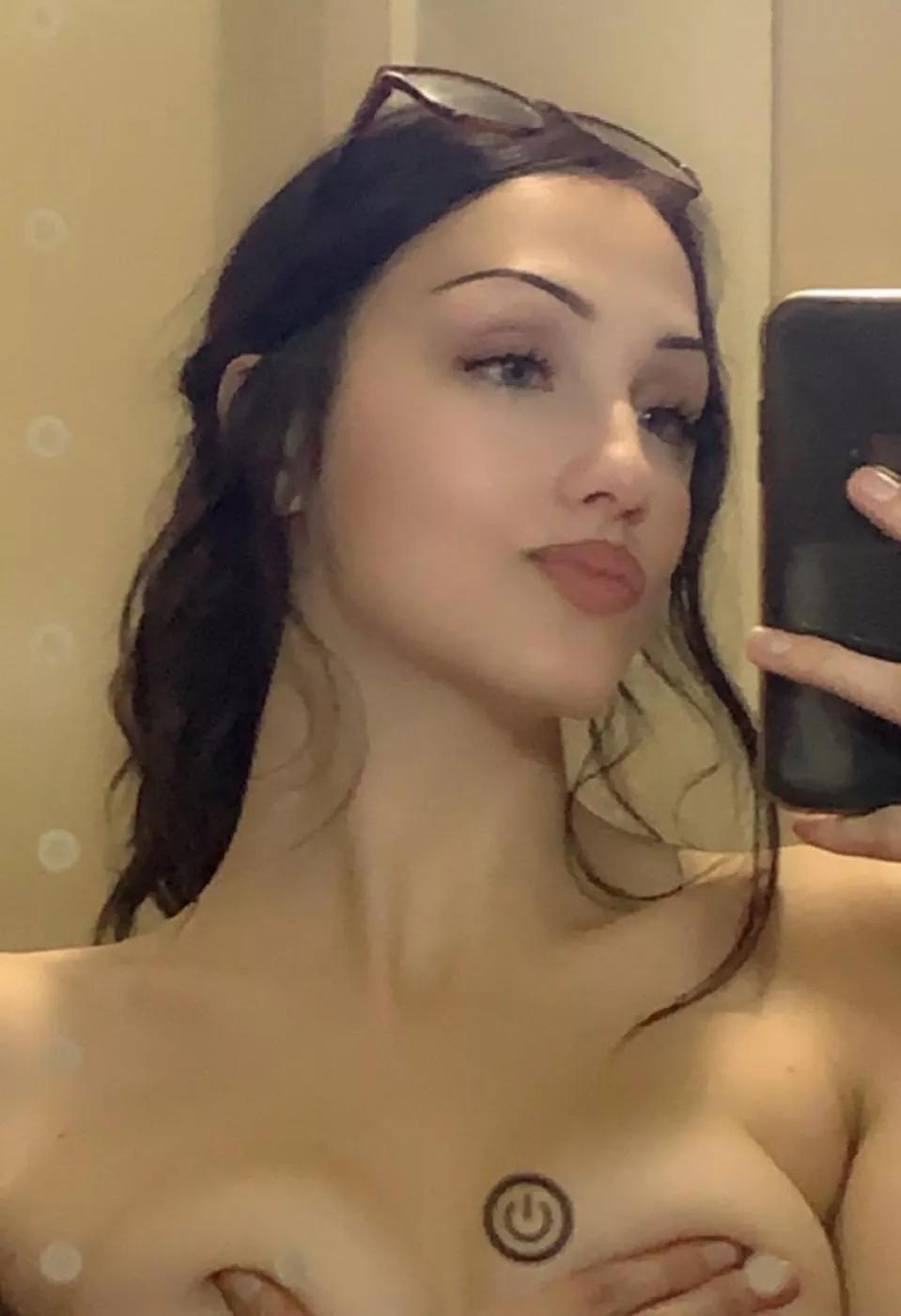 Eyes low 😶‍🌫️