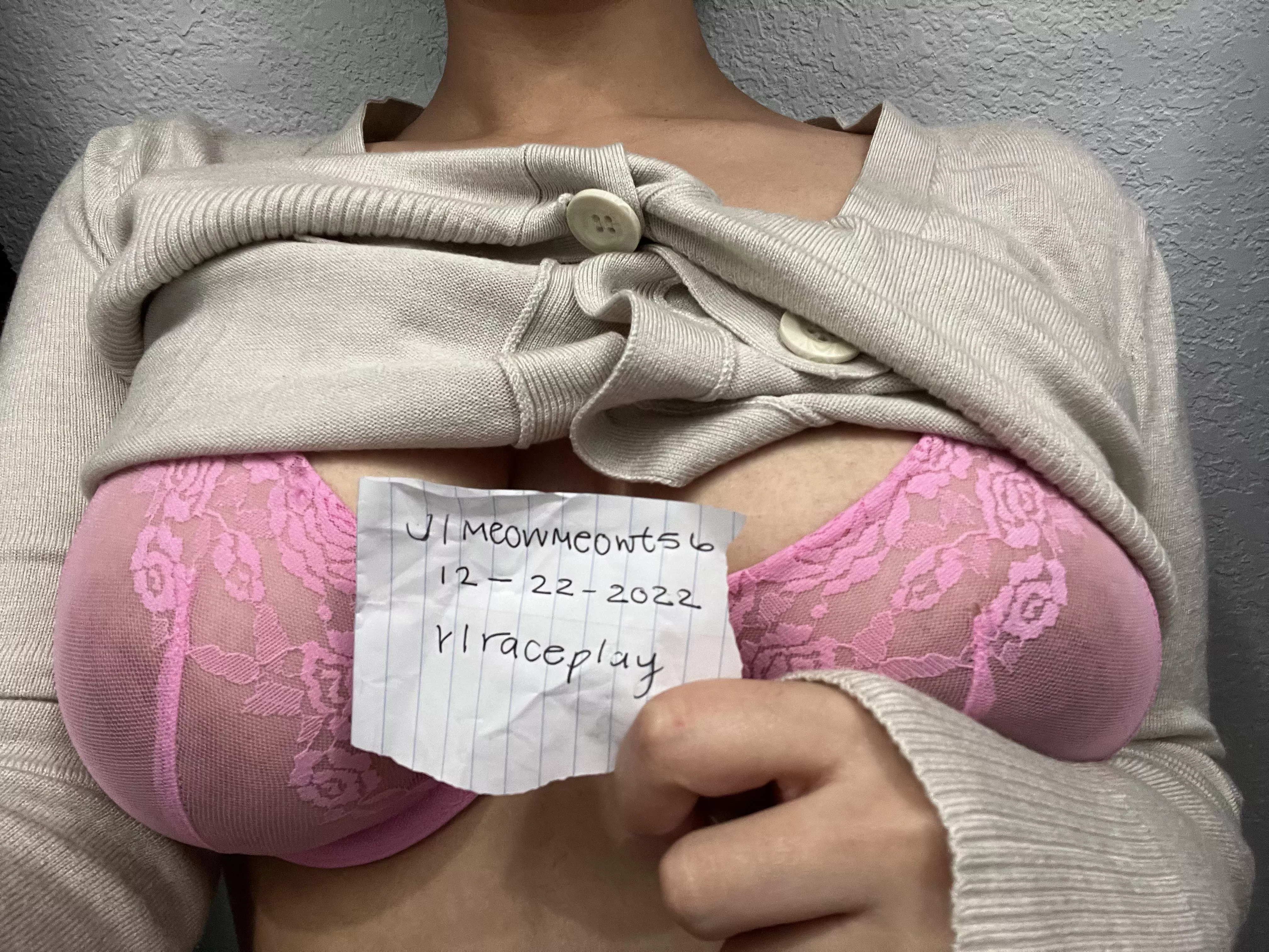 F20 Latina verification post