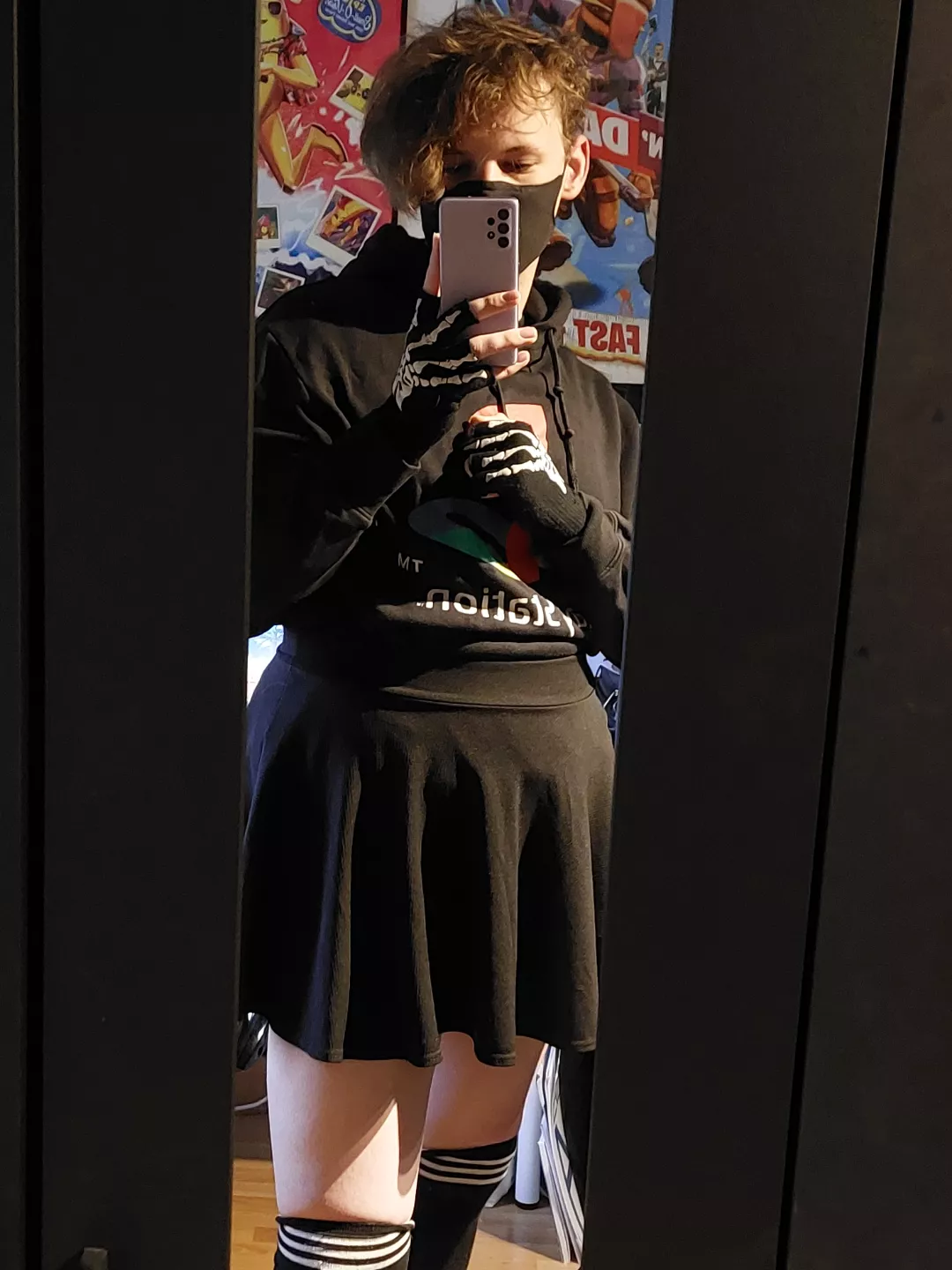 happy femboy friday, lovelies~ any fun plans?