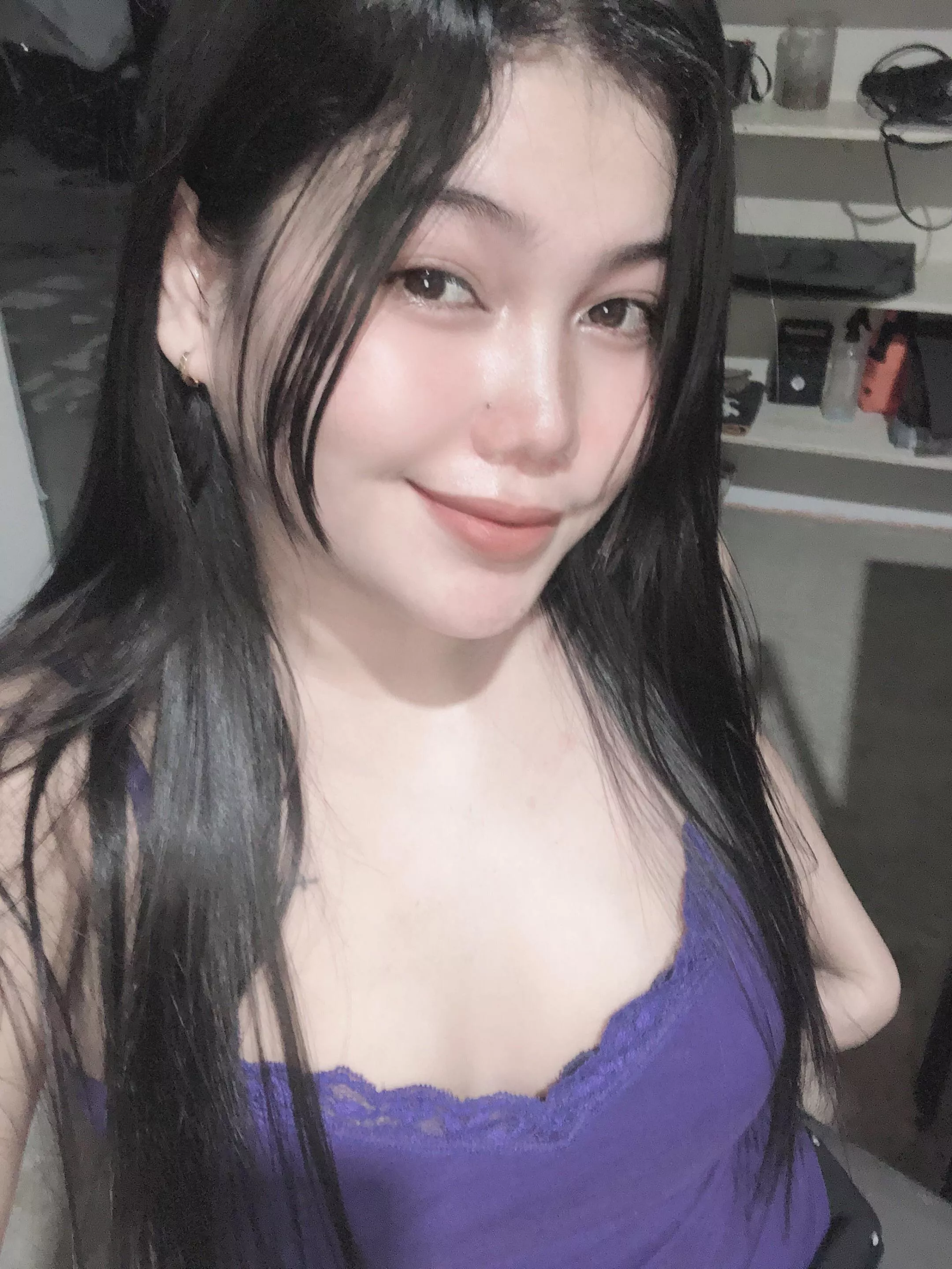 Hello there❤️ merry christmas😘