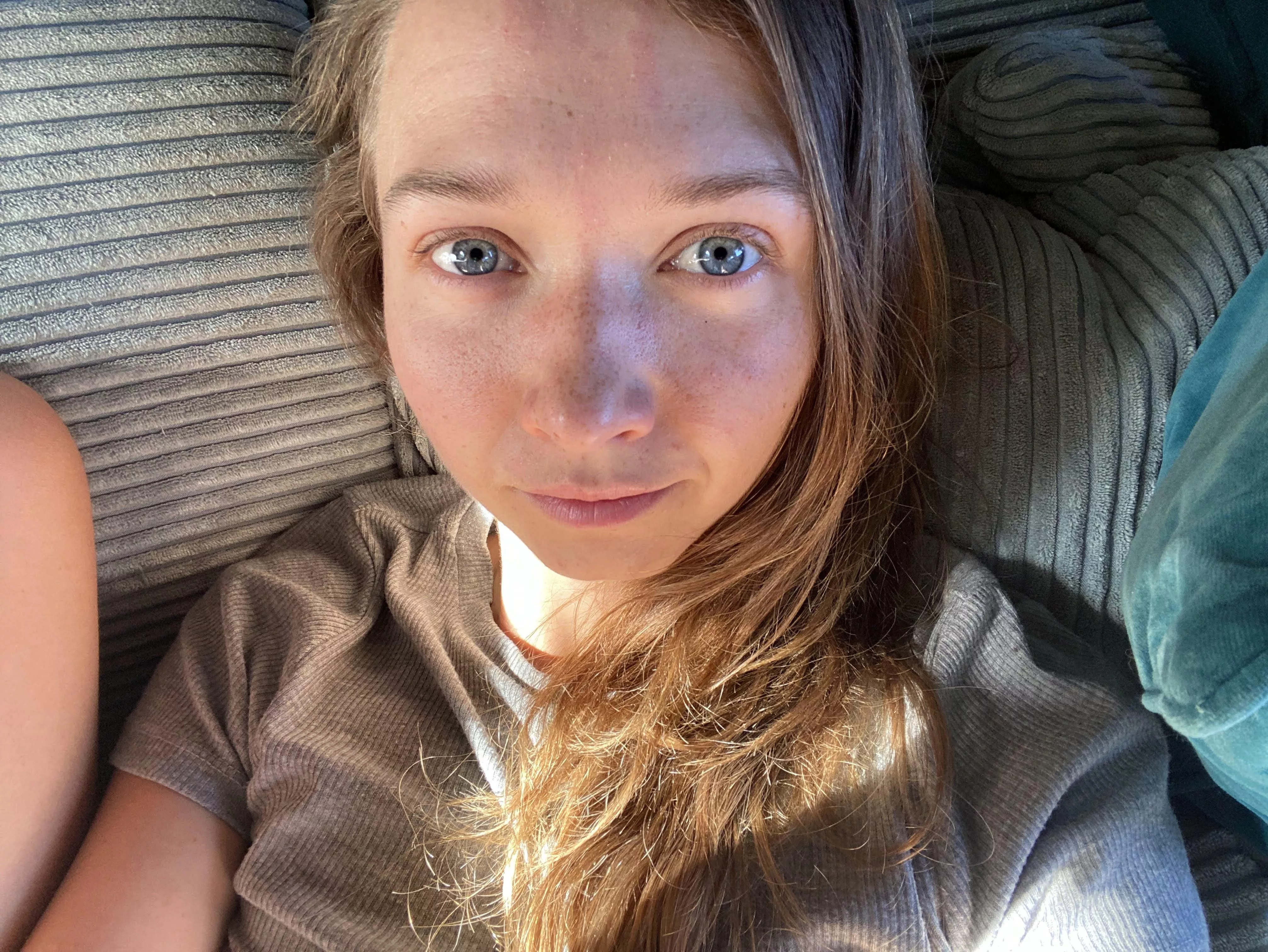 hi 😊🖖 ... no nudity, just freckles 👀 (28)