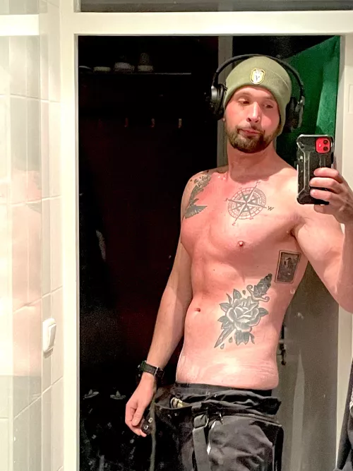 I am lonely tonight and would like some adventure.