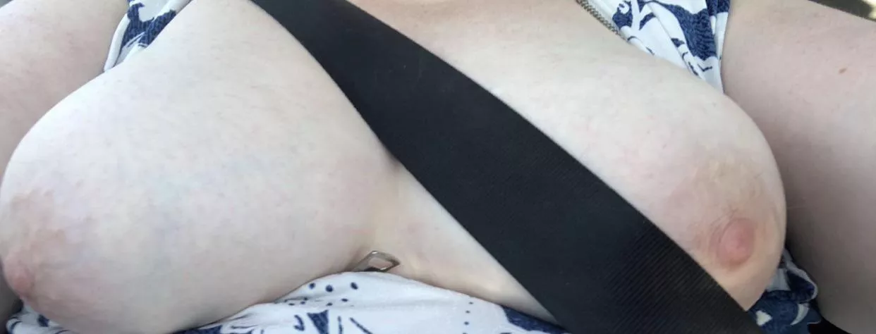 I love driving with my tits out 🙈😇
