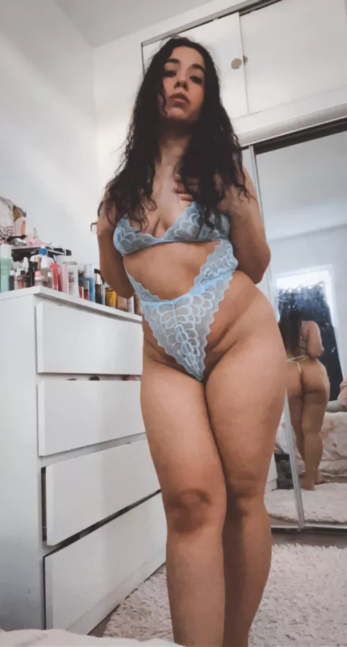 i love my closet mirror don’t you? 😘