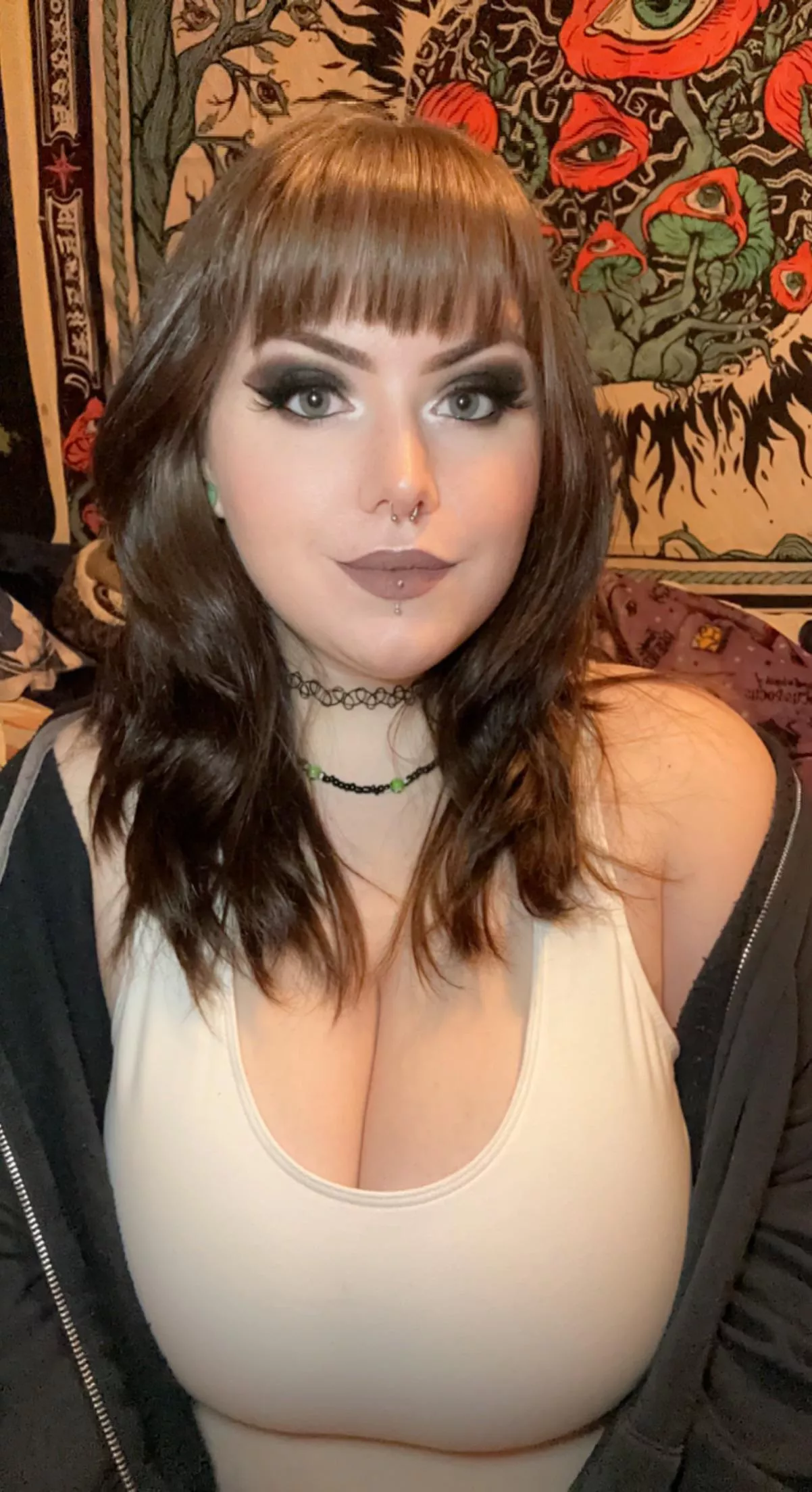 I’m doing 10 free trials to my OF. 14 day trial! Message me if you want the link 😈