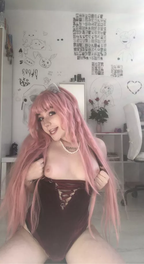 I’m super tiny.. I wonder if you’ll fit inside me ;)