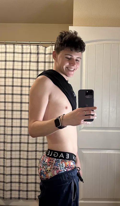 Just got done with some cardio😈 help me clean off? 👅