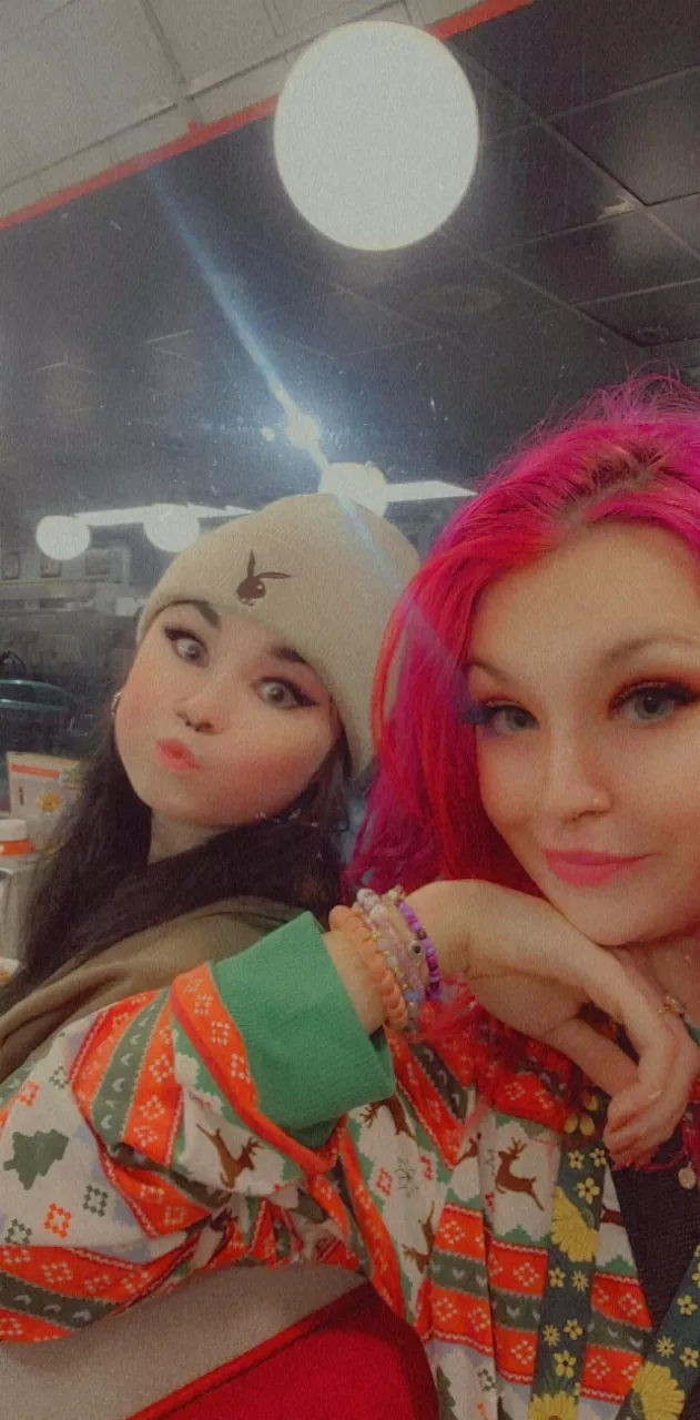 me and the little sister ran into each other at waho this morning [19F & 28F]