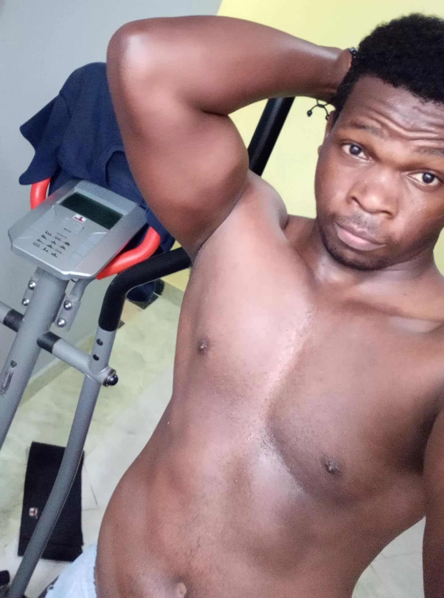 Might have to start putting cute and beefy on my description now 👀