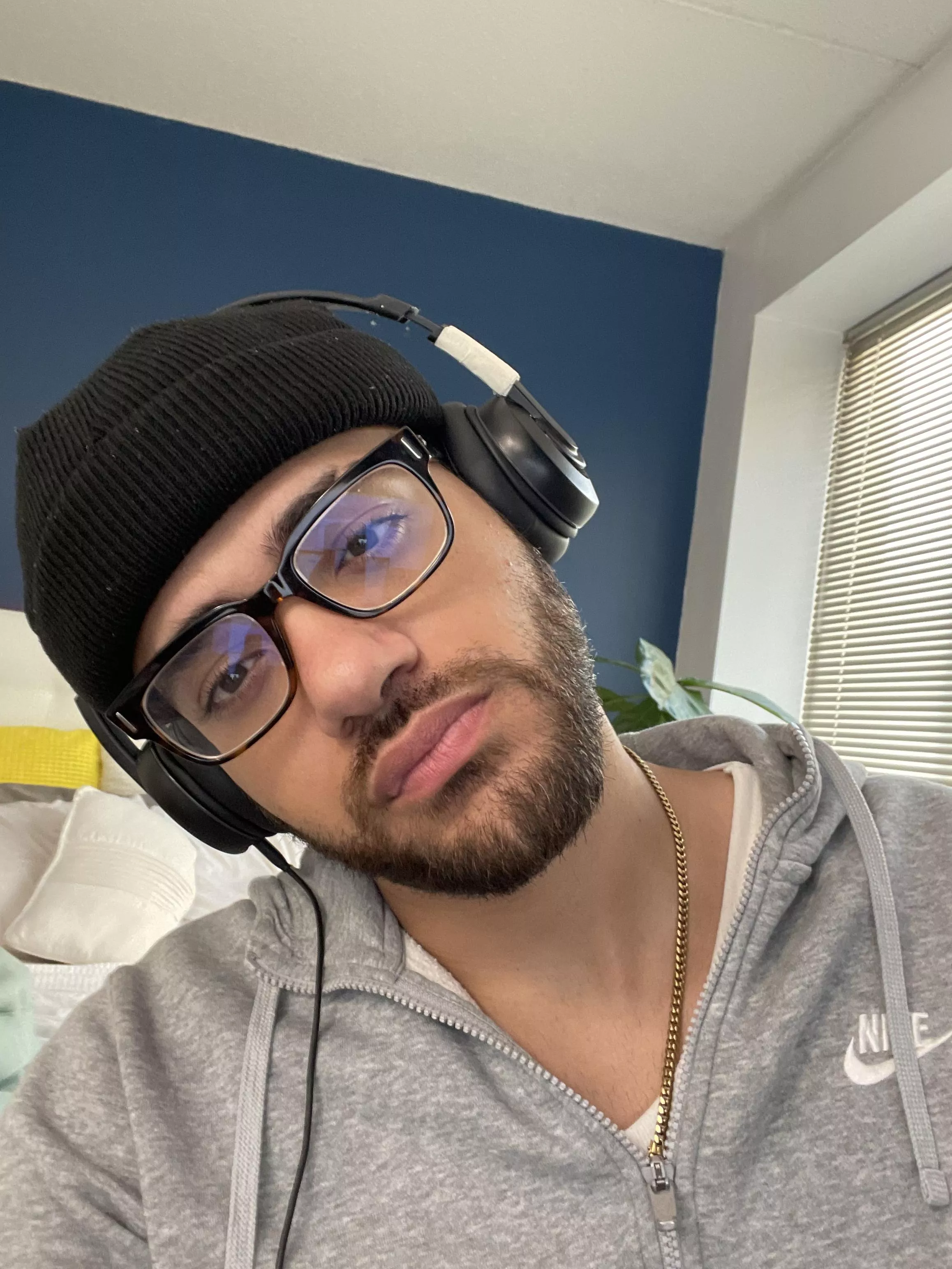 (NYC) playing Fortnite rn, who's down?