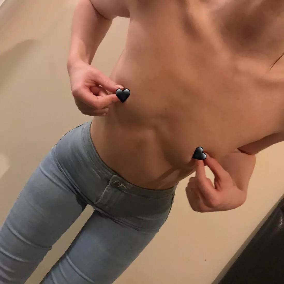 Pinch me 🤭 do you like my jeans