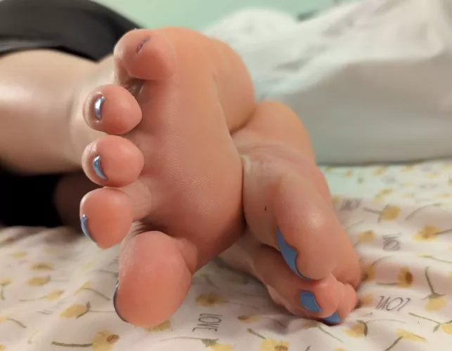 Put your nose right there between my toes