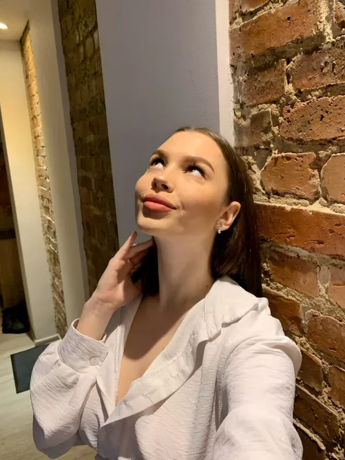 Say hi if you’d let me hug youuuu, I love hugs