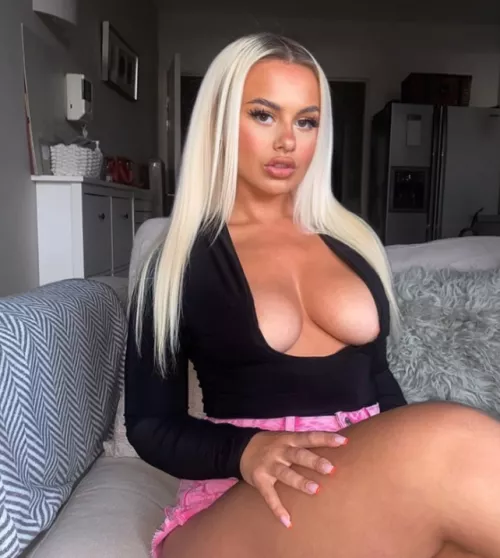 Shan dressed to kill