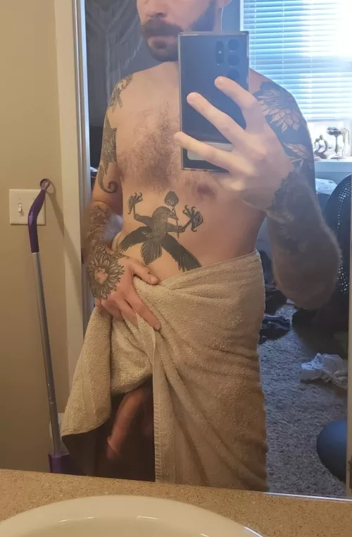 Shower with me? 🖤