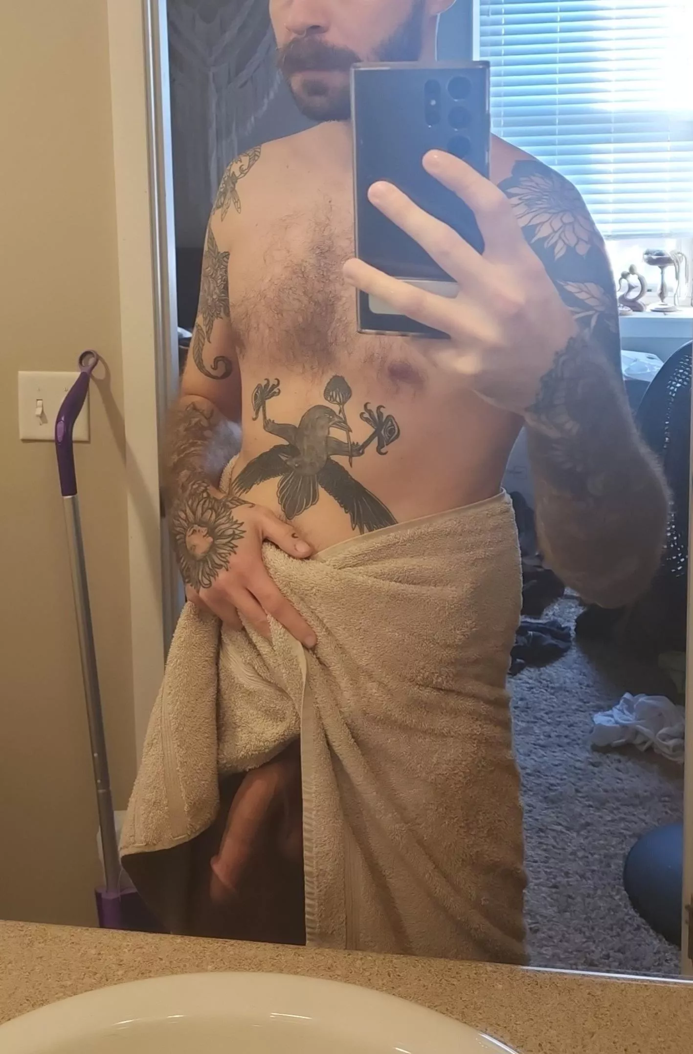 Shower with me? 🖤