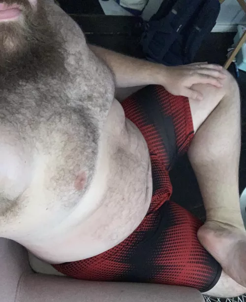 Shy chubby daddy looking for some sweeties to chat with 😉