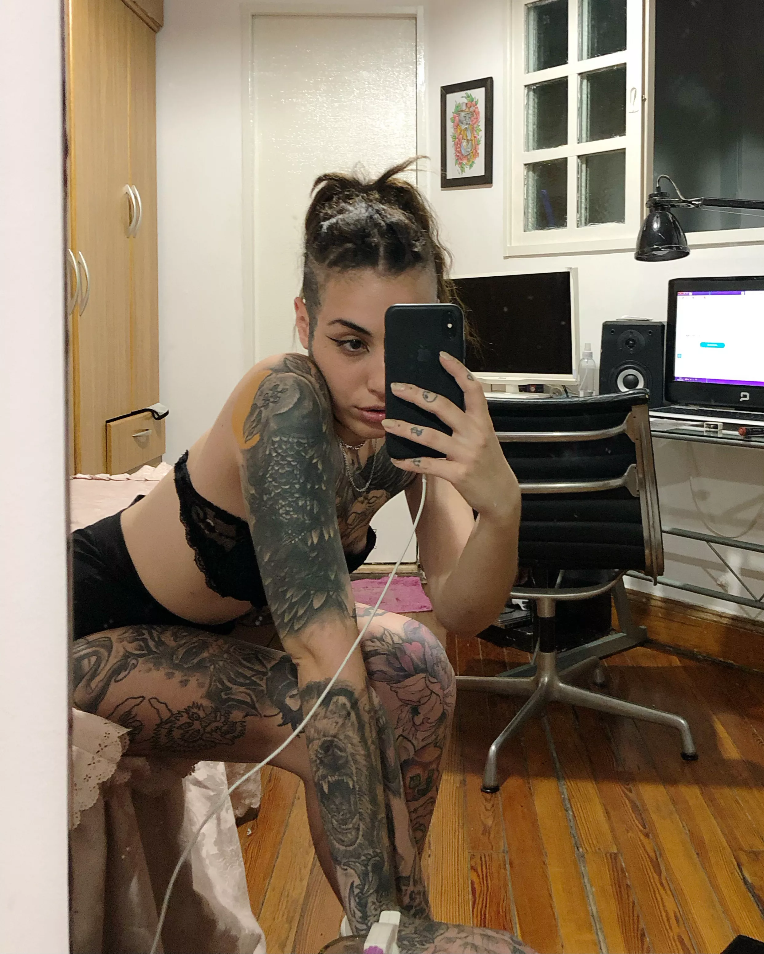 someone to chat with🥵