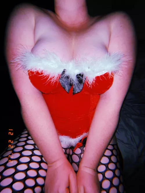The way my tits look in this Christmas outfit