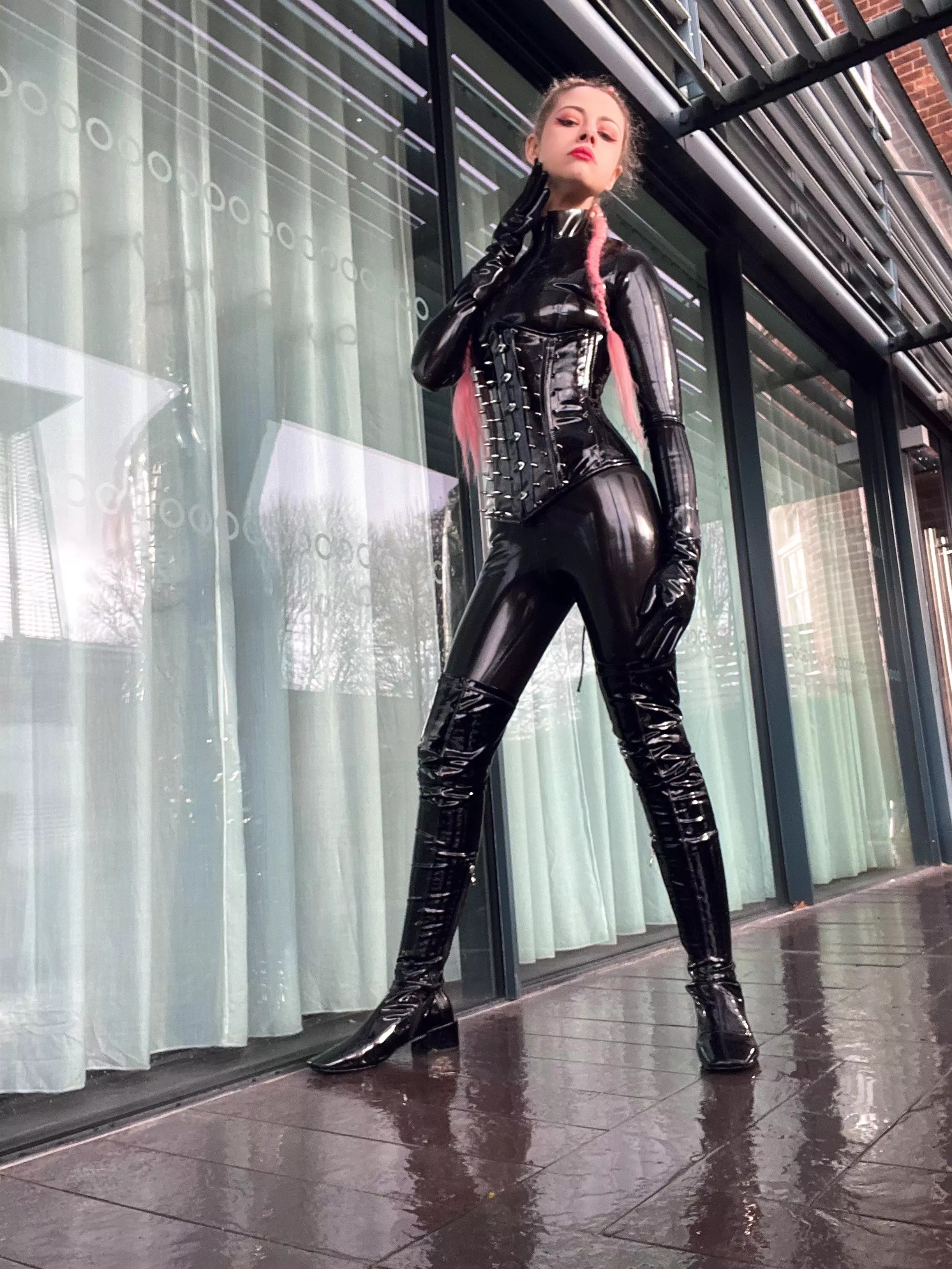 There was a room full of people eating breakfast looking out as I took this picture😂