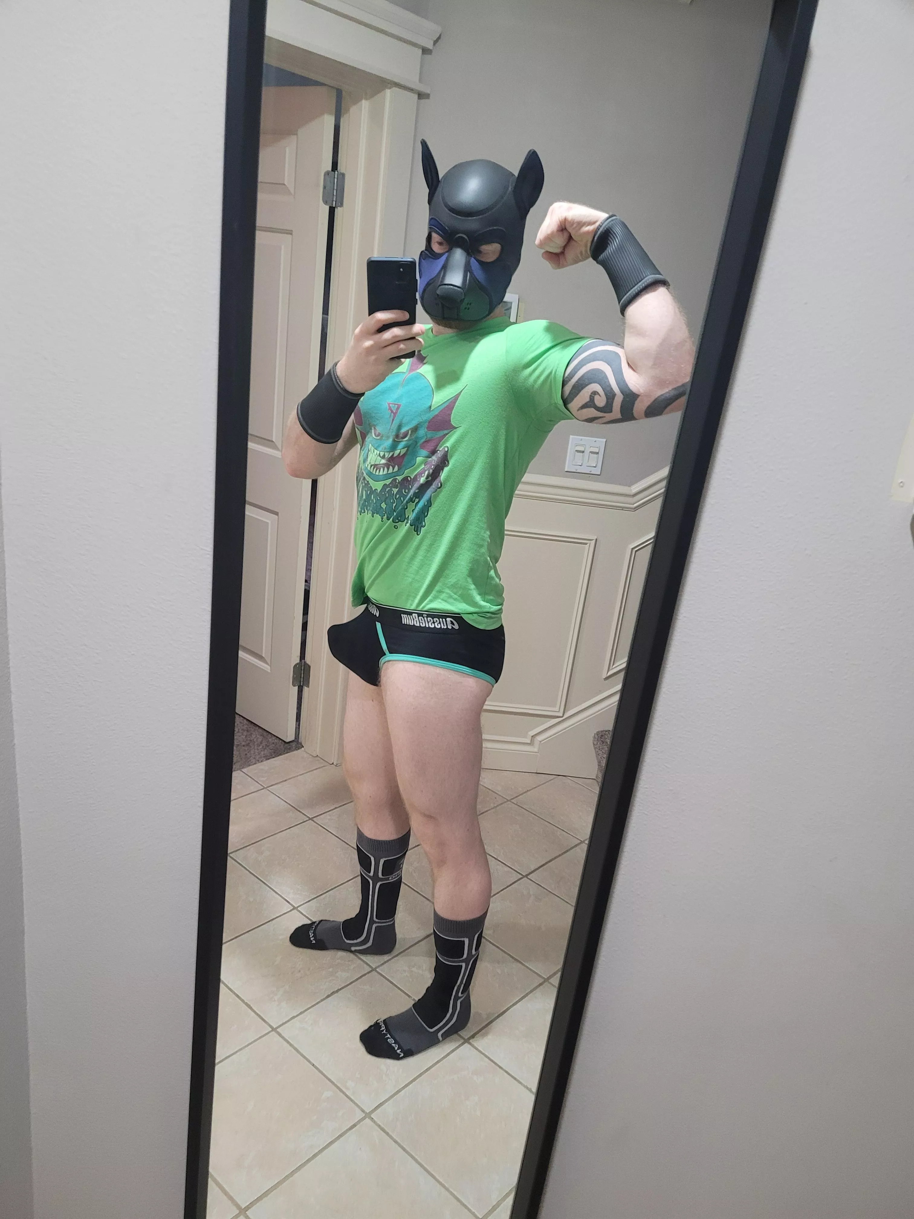 Uncaged (for now) and feeling good! 🐺😈