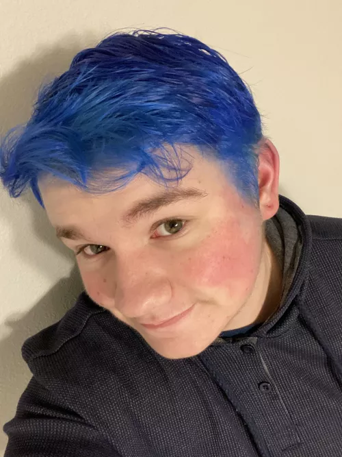 Went blue for this cold winter season 😁⛄️