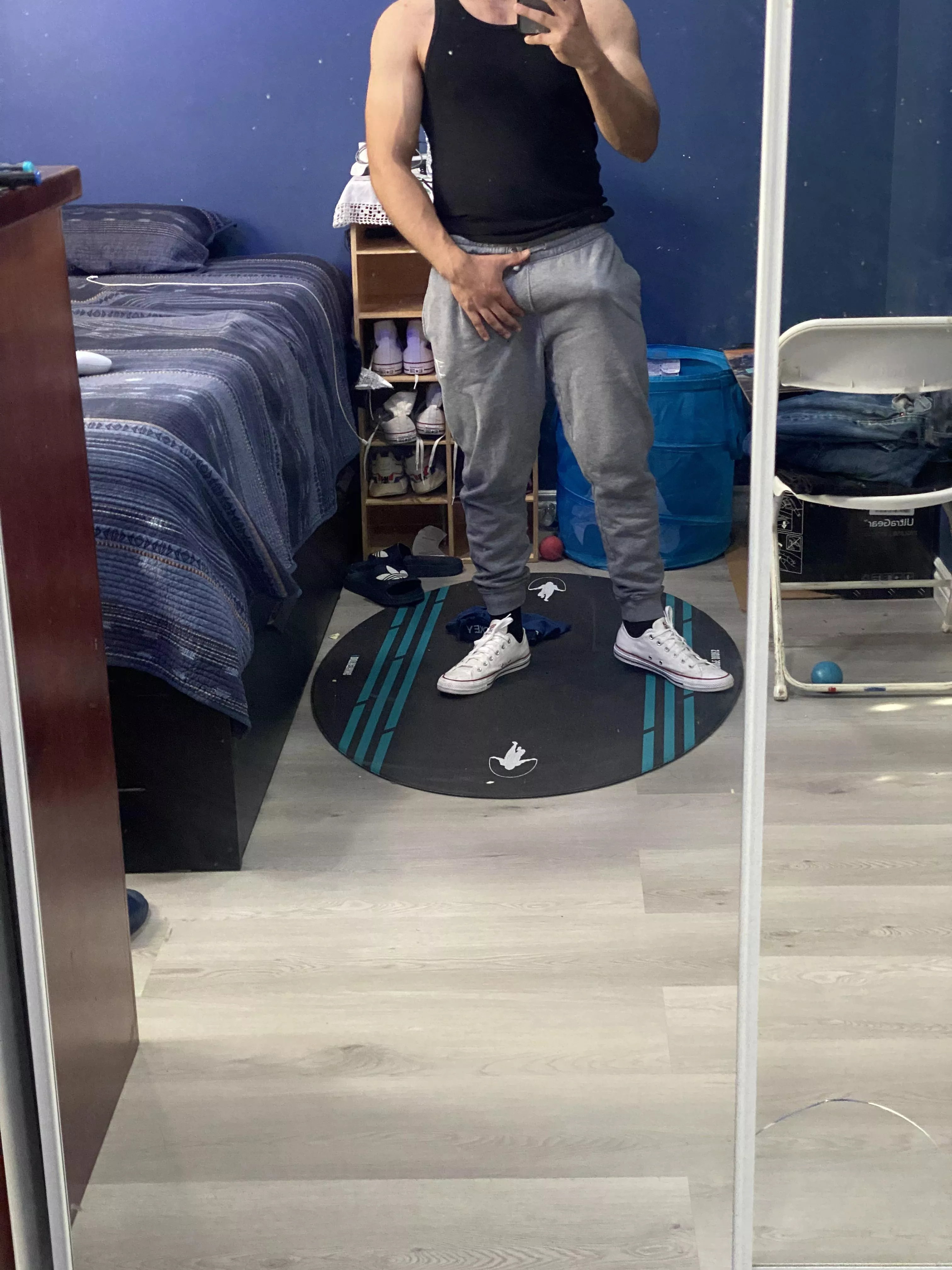 Y’all like grey sweats ??