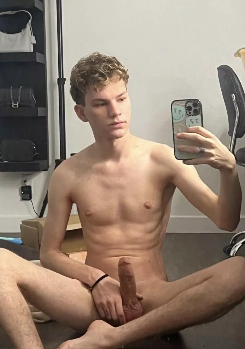 (18) wanna fell meaty cock inside me