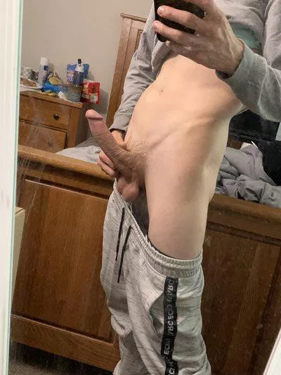 19M, hmu with body and feet pic for response in DM.